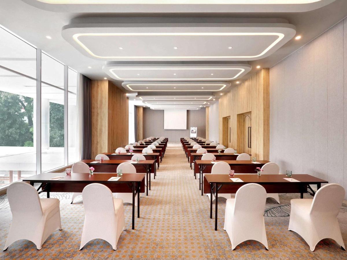 Отель Ibis Styles Bogor Pajajaran Экстерьер фото