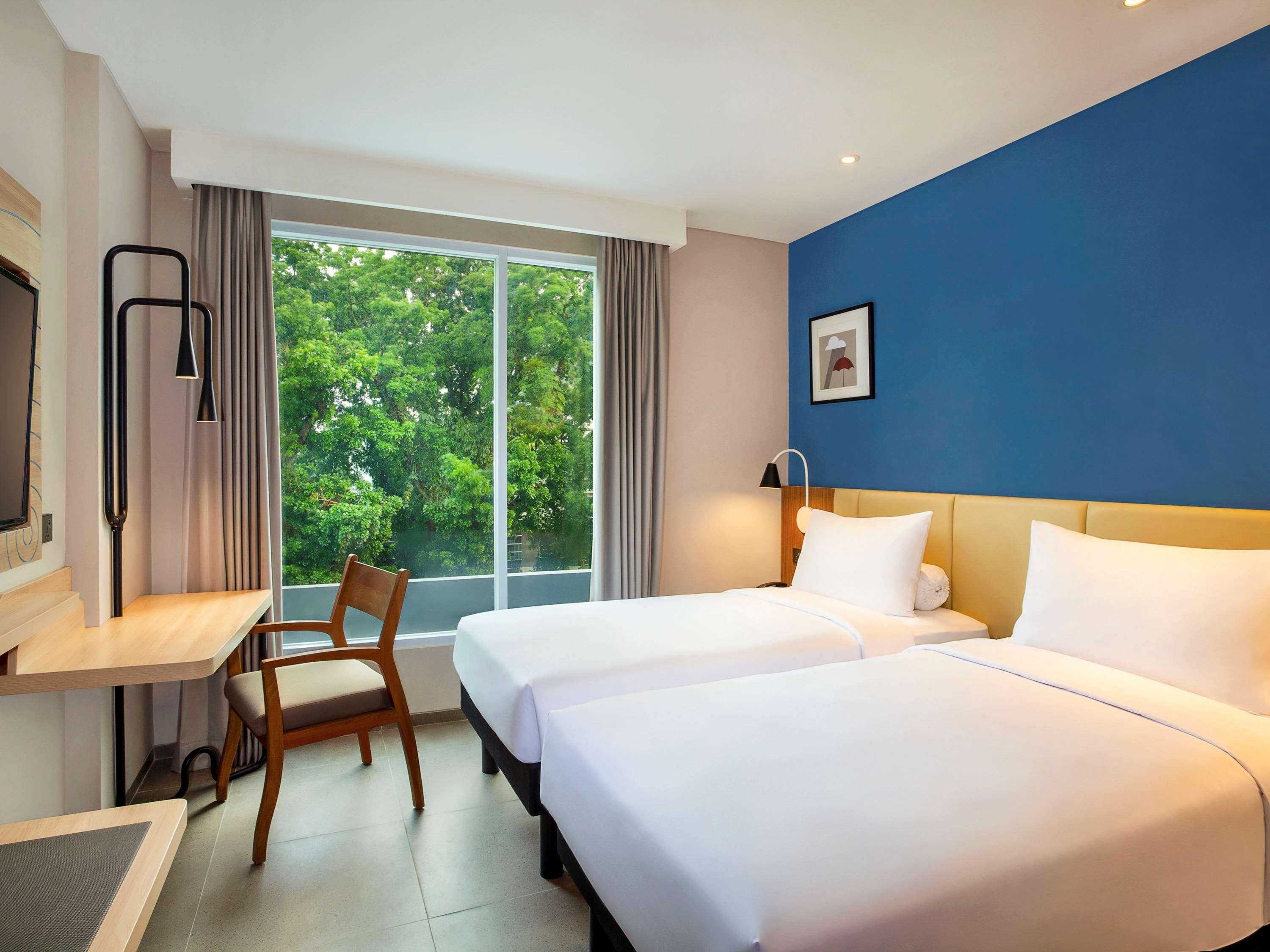 Отель Ibis Styles Bogor Pajajaran Экстерьер фото